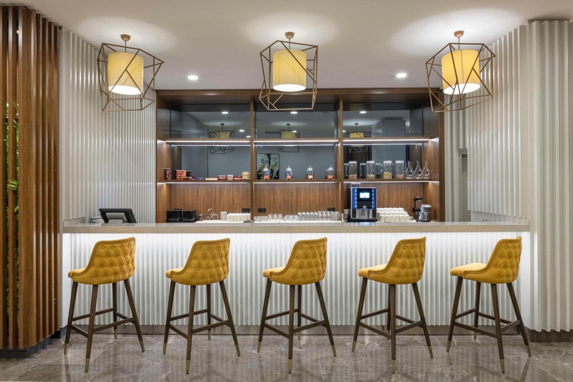 Hampton By Hilton Istanbul Airport, Arnavutkoy Hotel Exterior photo